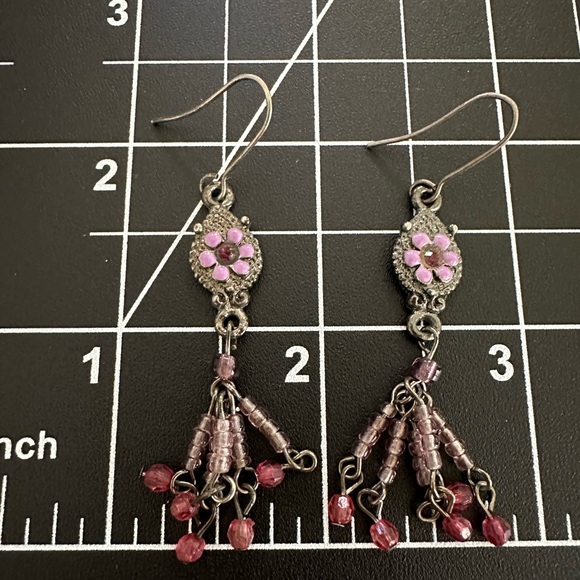 Antiqued metal gunmetal vintage look purple beaded drop earrings - Picture 3 of 3